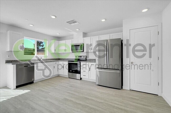 Foto del edificio - 2129 Shady Tree Cir