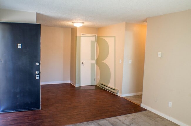 Building Photo - Cute and Cozy Beaverton Condo