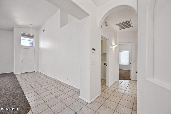 Foto del edificio - 3920 N 113th Ave
