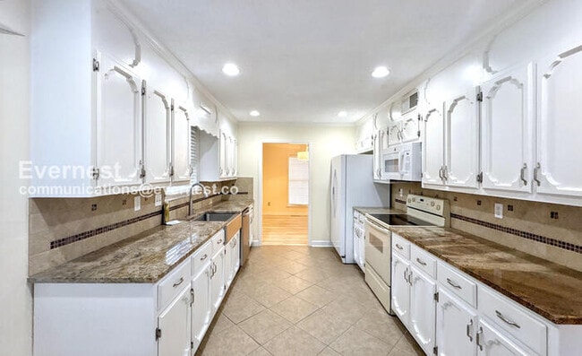 Foto del edificio - 1828 Jacobs Ln