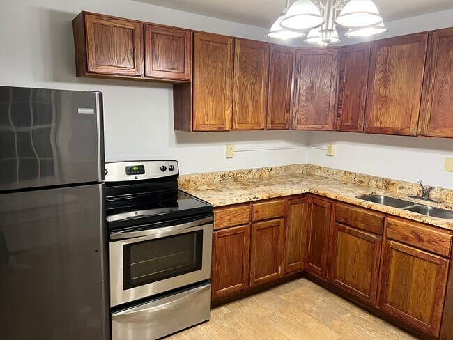 Kitchen - 54 Center St