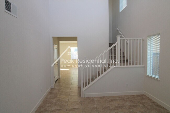 Building Photo - 4 br, 2.5 bath House - 8444 Vila Gale Way