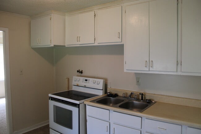 Building Photo - 4345 E Bayley St