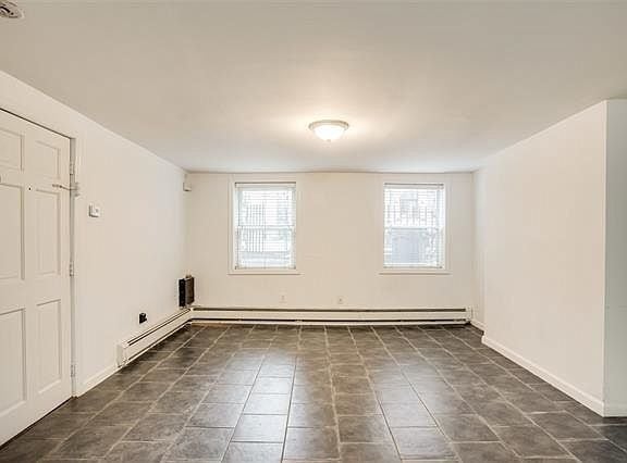 Building Photo - 233 Montgomery St