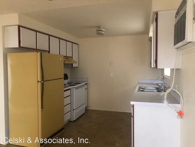 Building Photo - 2 br, 1 bath Apartment - 420 S. Conway Pl.