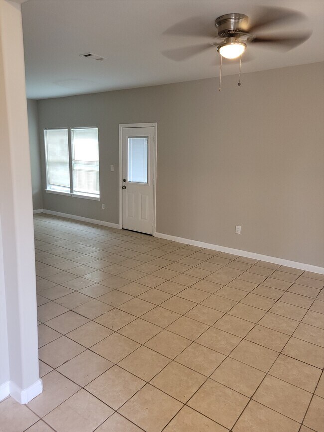 Building Photo - 8320 Madera Rd