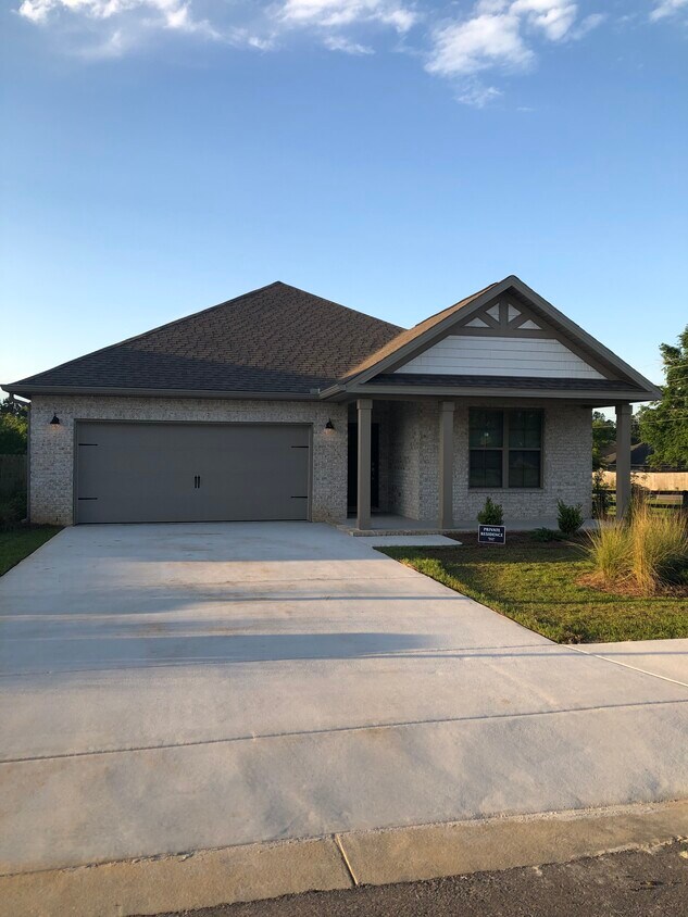 6200 Sonoma Ln, Bellview, FL 32526 House Rental in Bellview, FL