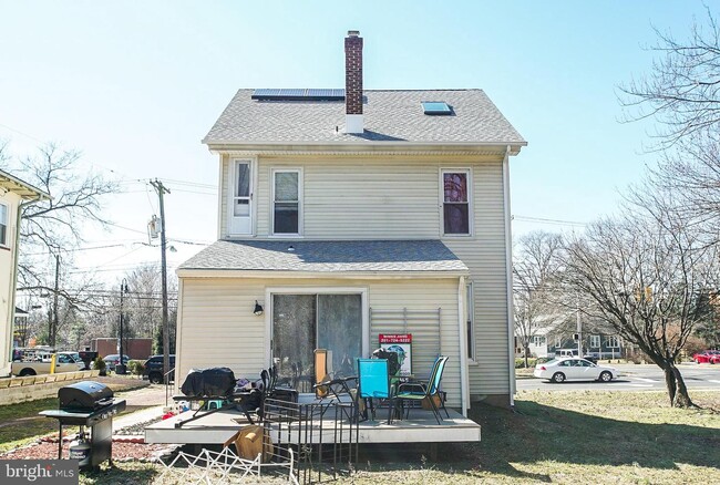 Building Photo - 21 N Lenola Rd