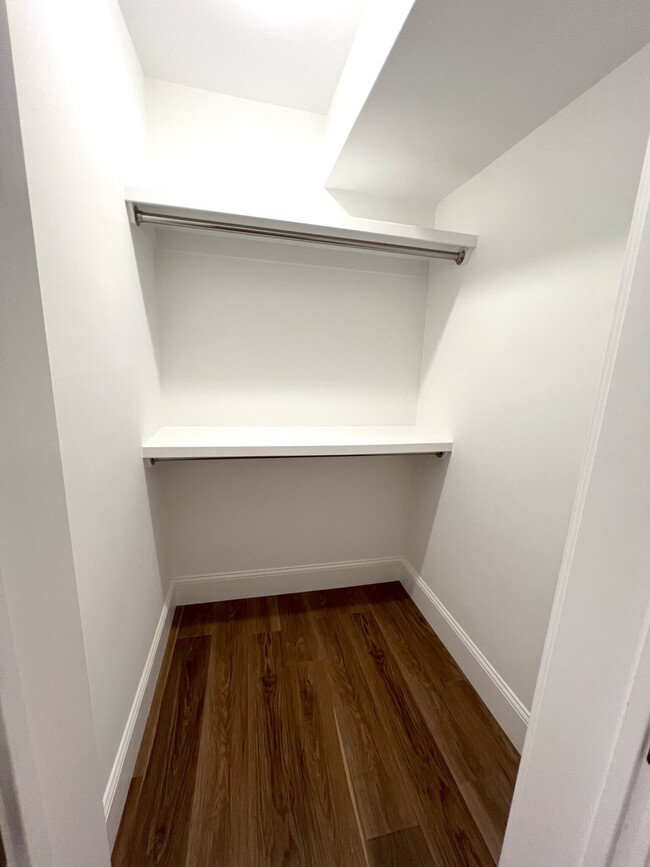 Foto del edificio - 143 E Cottage St