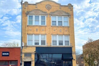 Building Photo - 4343 W Diversey Ave