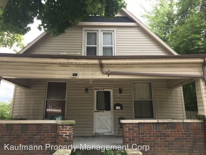 Primary Photo - 2404 N Clinton St