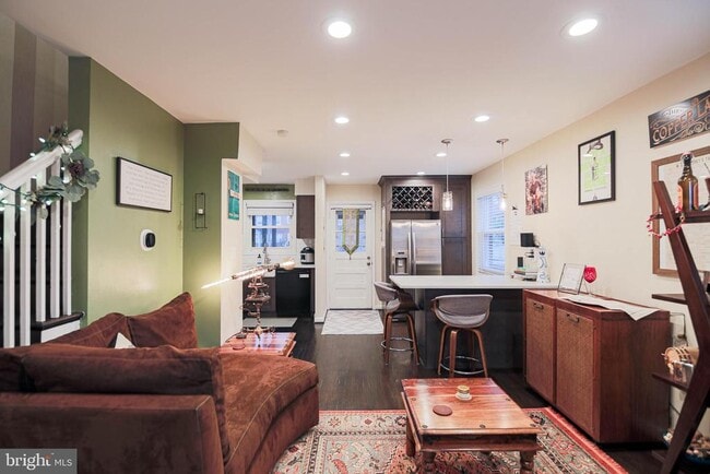 Building Photo - 718 S Payne St