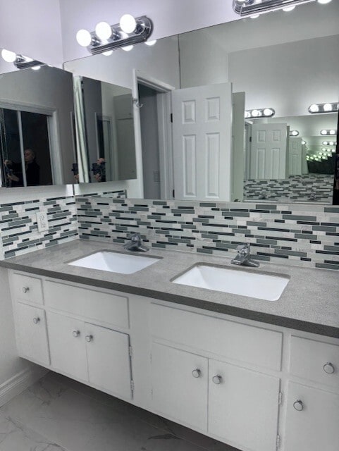 Building Photo - 245 N Almont Dr