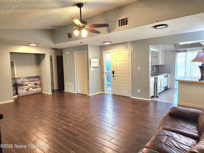 Building Photo - 3456 Sparrow Ct