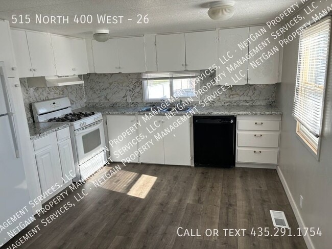 Foto del edificio - Updated Pet Friendly 2 Bedroom