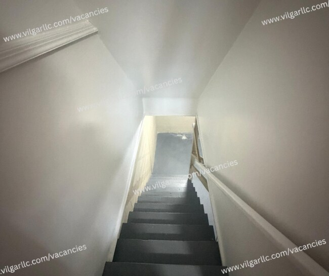 Foto del edificio - 8137-8137 Hohman Ave