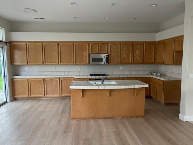 Foto del edificio - 5637 Darby Rd