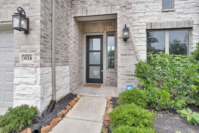Building Photo - 634 Cibolo Creek Dr
