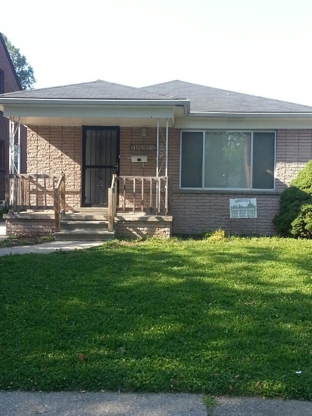 Building Photo - 15665 Edmore Dr