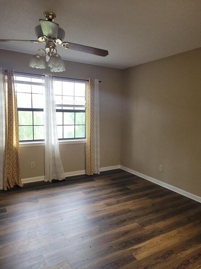 Foto del edificio - 5256 Loblolly Ln