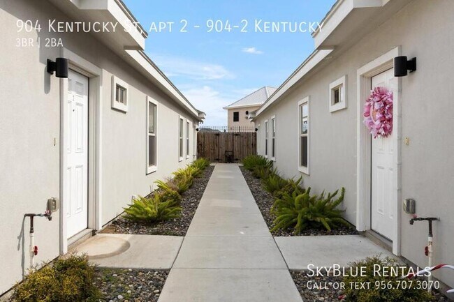 Building Photo - 904 Kentucky St