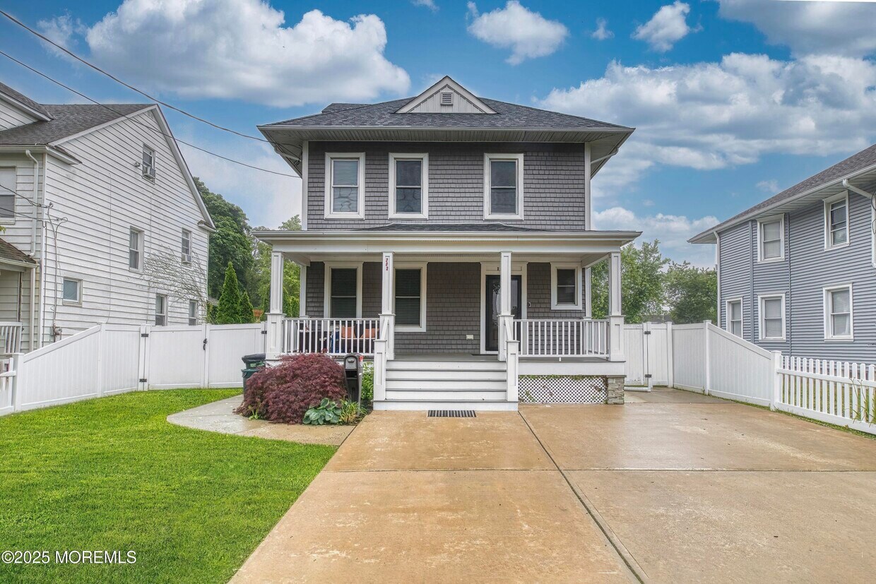 Primary Photo - 202 Liberty St