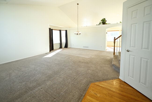 Foto del edificio - 1343 Lookout Springs Dr