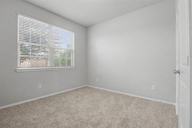 Building Photo - 20926 Corisande St