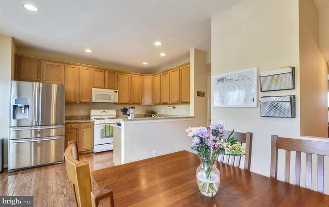 Foto del edificio - 5011 Cool Fountain Ln