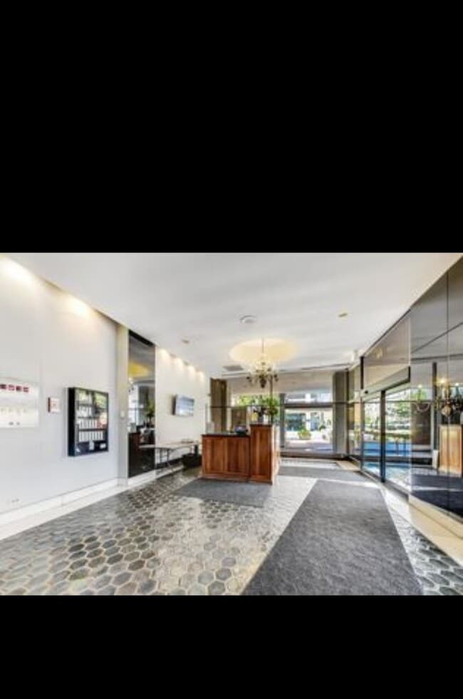 Foto del edificio - 6171 N Sheridan Rd