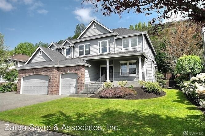 Primary Photo - 1720 Pointe Woodworth Dr NE