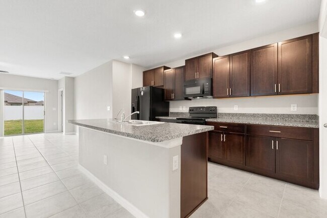 Foto del edificio - LIKE NEW 5 Bedroom Home for Rent in Shell Cove!