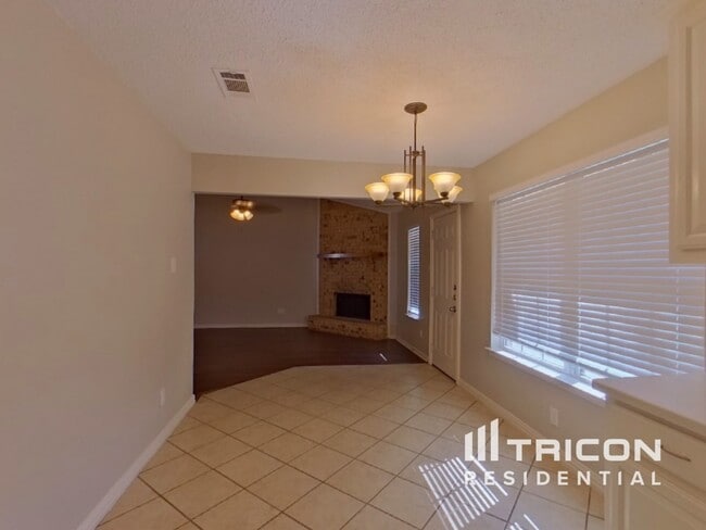 Foto del edificio - 6056 Birchhill Rd