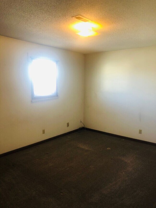 Foto del edificio - Convenient Location