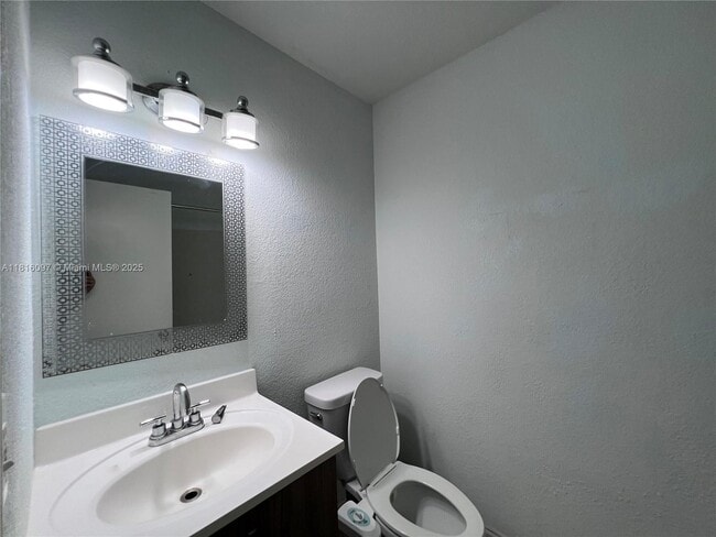 Foto del edificio - 2401 Riverside Dr