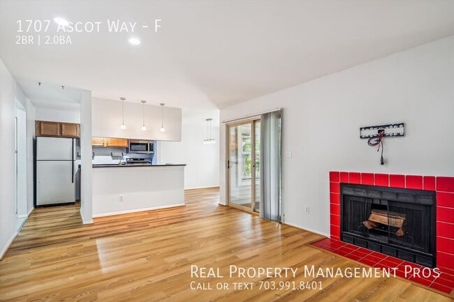 Foto del edificio - 1707 Ascot Way