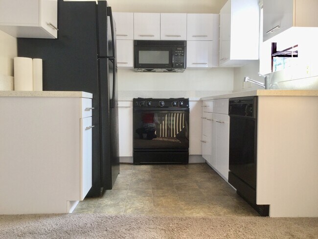 Foto del edificio - 2493 1/2 S Barrington Ave