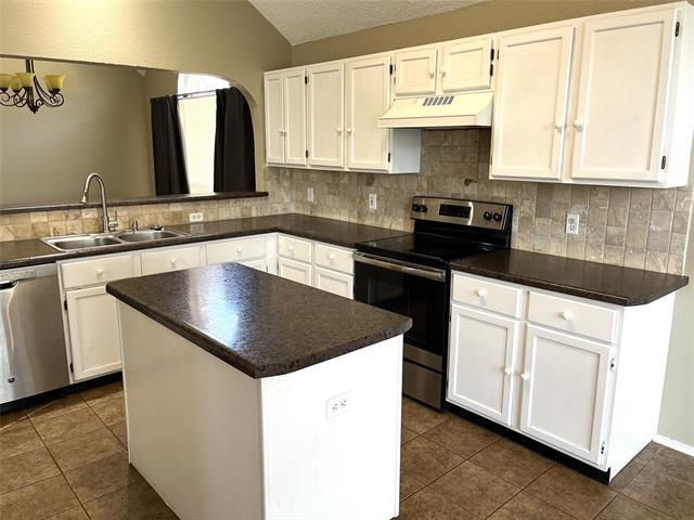 Building Photo - 4601 Mustang Dr