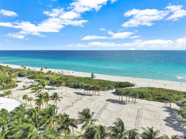 Foto del edificio - 7135 Collins Ave