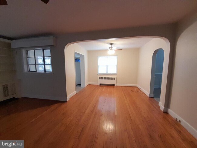 Foto del edificio - 6731 Edwards Ave