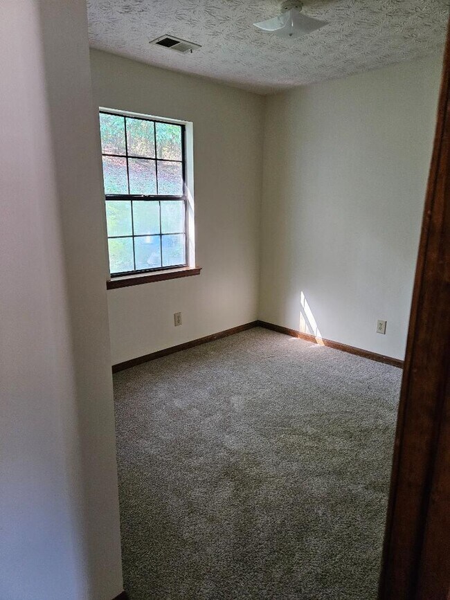 Foto del edificio - 215 Harper St