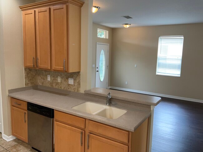 Building Photo - 15031 Skip Jack Loop