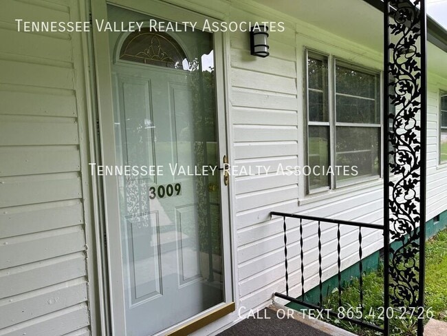 Building Photo - 3009 Cox Ln