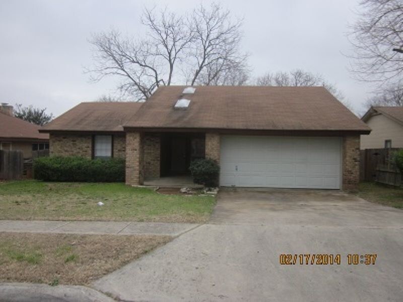 Primary Photo - 7810 Lazy Forest Dr
