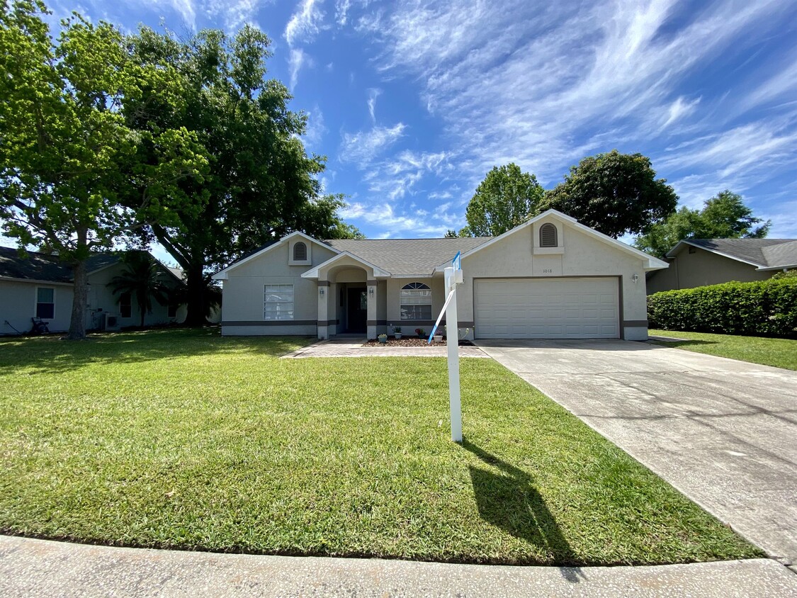 Foto principal - 1018 Spring Landing Dr