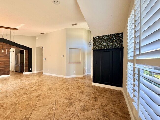 Foto del edificio - Modern Living Meets Prime Location with this Stunning 4/2!
