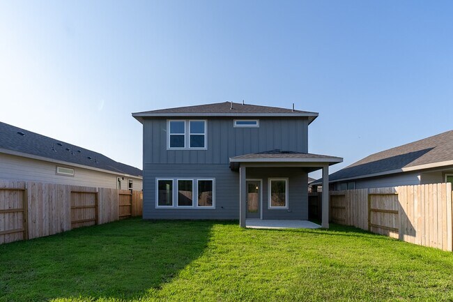 Building Photo - 223 Shore Pointe Ct