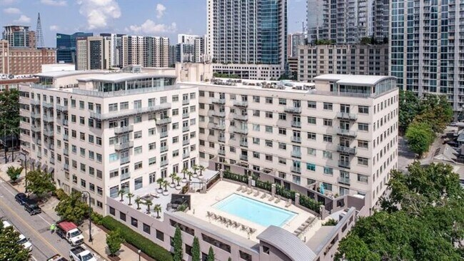 Building Photo - 805 Peachtree St NE