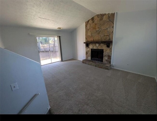 Building Photo - 6176 Creekford Dr