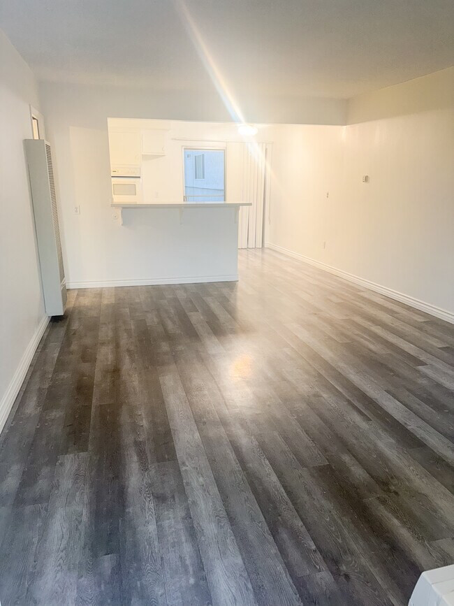 Foto del edificio - 312 E Live Oak St